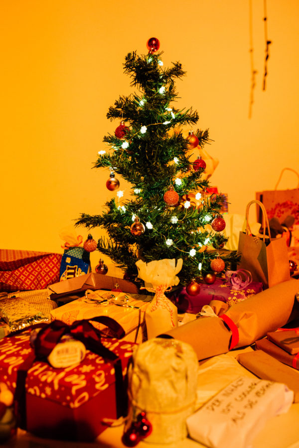 Wichtelgeschenke unter dem Weihnachtsbaum