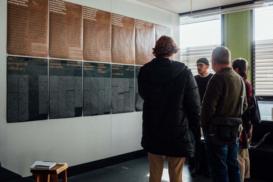 Student erklärt seine Masterarbeit