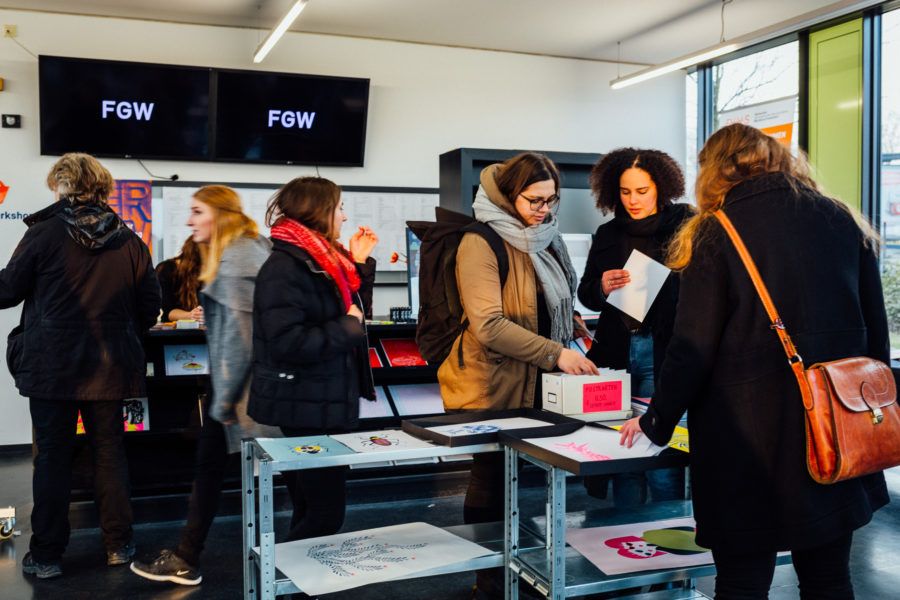 Besucher im Bergwerkshop