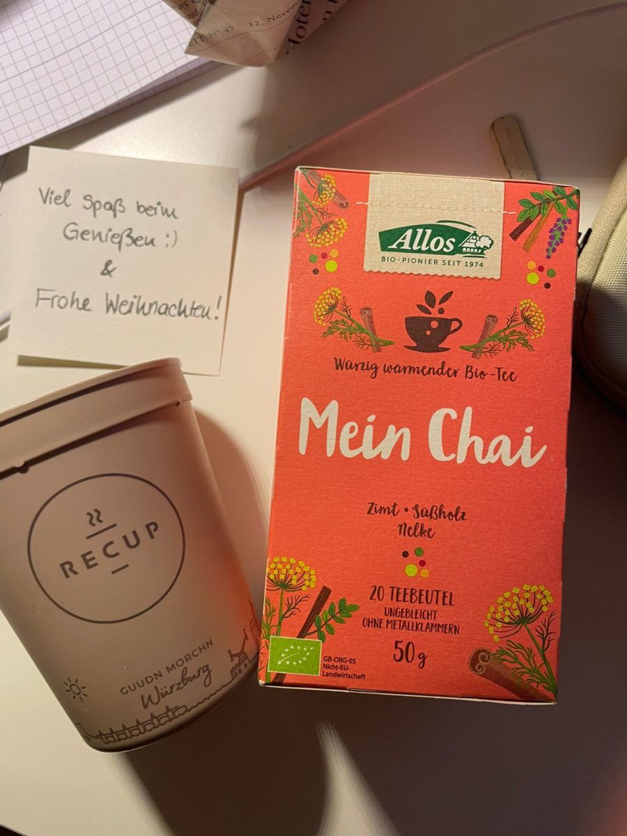 Chai-Tee und dazu ein Würzburger Recup